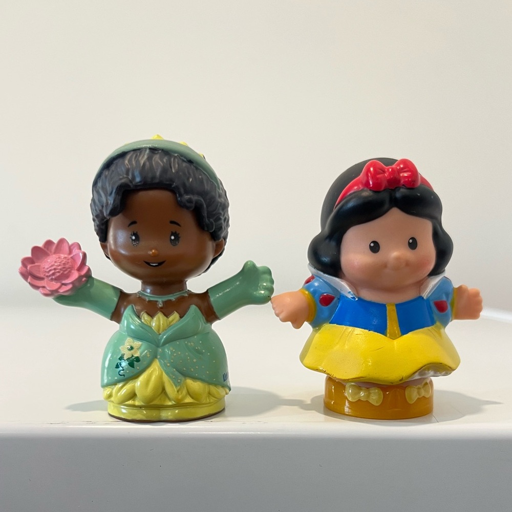 Fisher-Price Little People Disney Princesses Tiana and Snow White